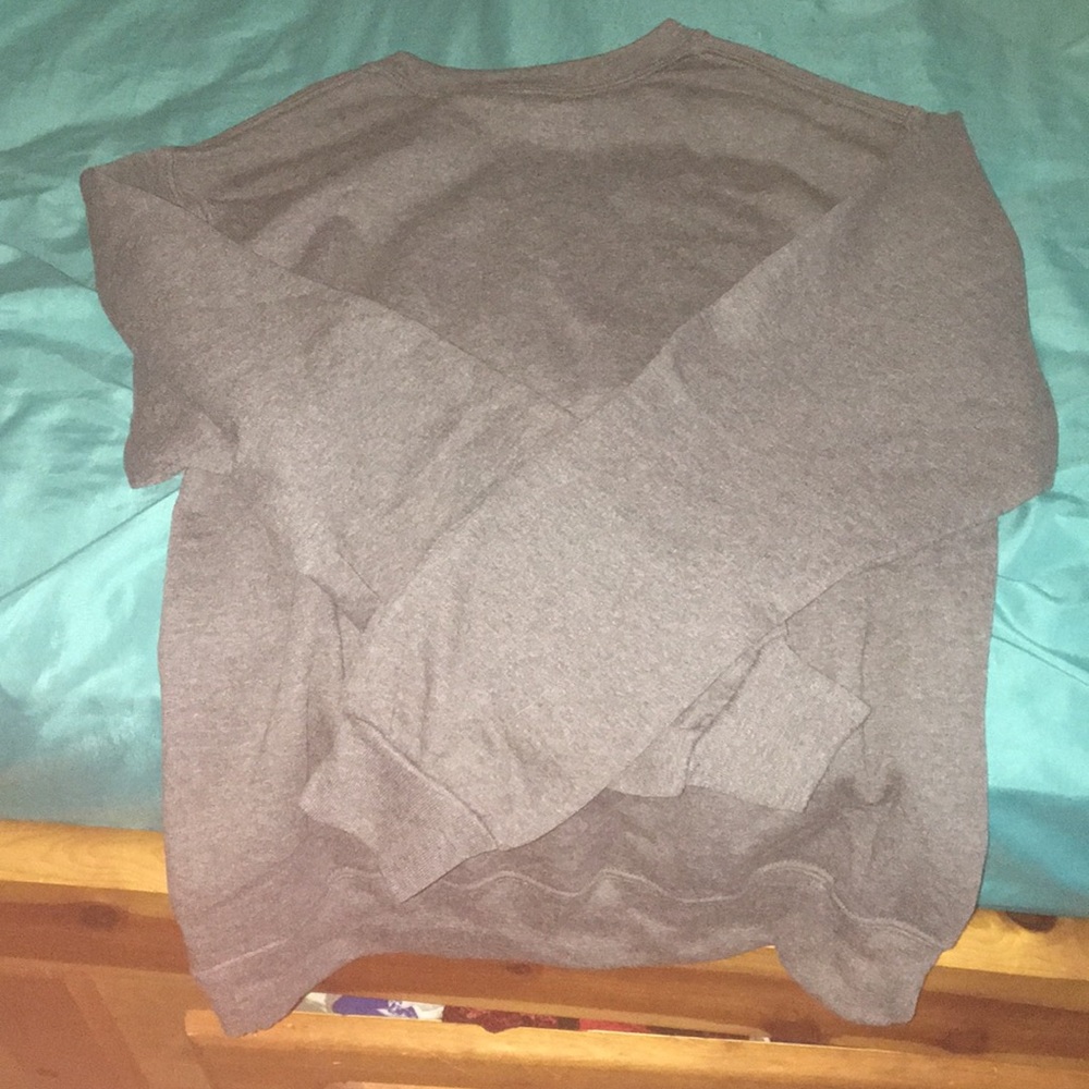 Gray sweatshirt